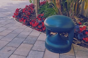 altavoz-jardin-hilo-musical-barcelo