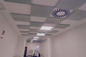 instalacion-paneles-acusticos-techo-oficina