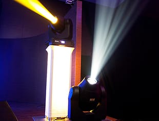 cabezas-moviles cabezas móviles en evento corporativos