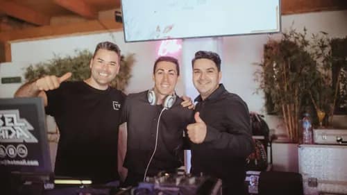 Personal técnico para audiovisuales para bodas 