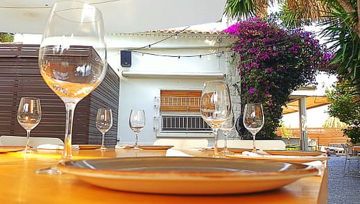 sonido ambiente en terraza de restaurante