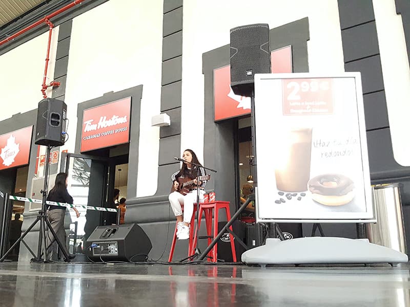 inauguración en cafetería